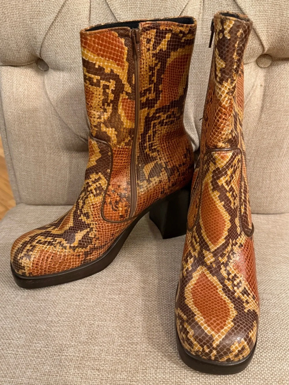 VTG Durango Boots - Brown Exterior Snakeskin Print Leather Platforms